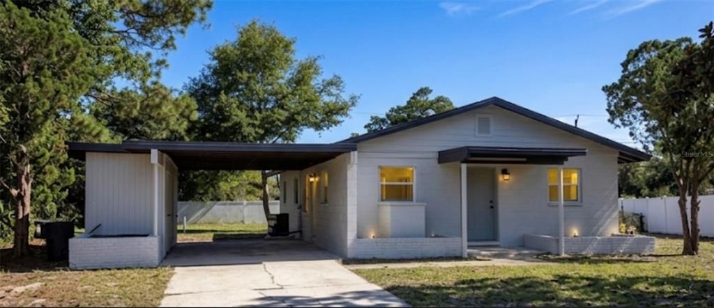For Sale: $229,000 (3 beds, 1 baths, 888 Square Feet)