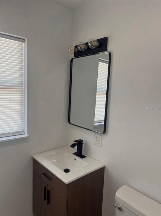 For Sale: $229,000 (3 beds, 1 baths, 888 Square Feet)