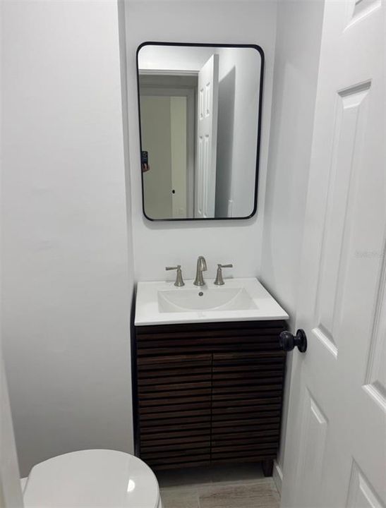 For Sale: $229,000 (3 beds, 1 baths, 888 Square Feet)