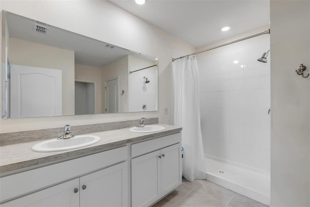For Sale: $410,000 (4 beds, 2 baths, 1855 Square Feet)