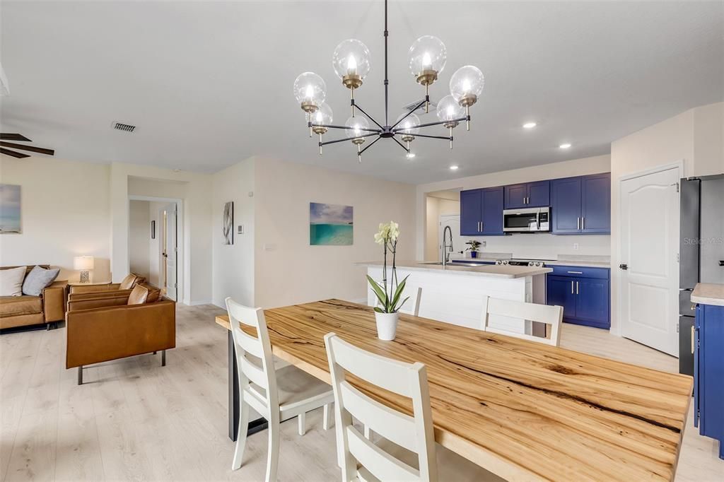 For Sale: $410,000 (4 beds, 2 baths, 1855 Square Feet)