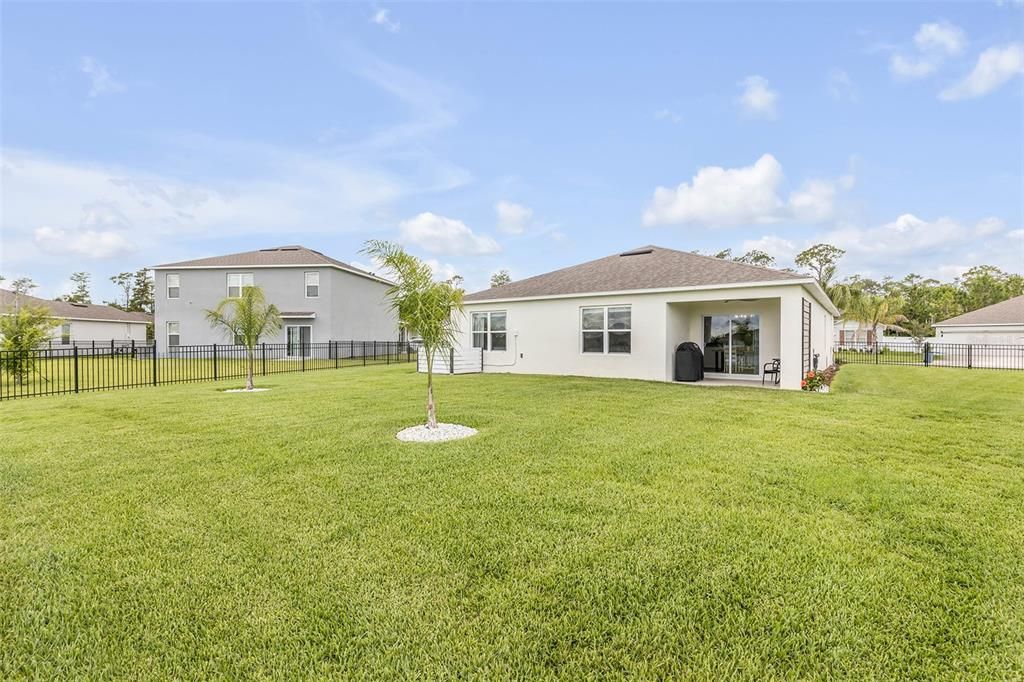 For Sale: $410,000 (4 beds, 2 baths, 1855 Square Feet)