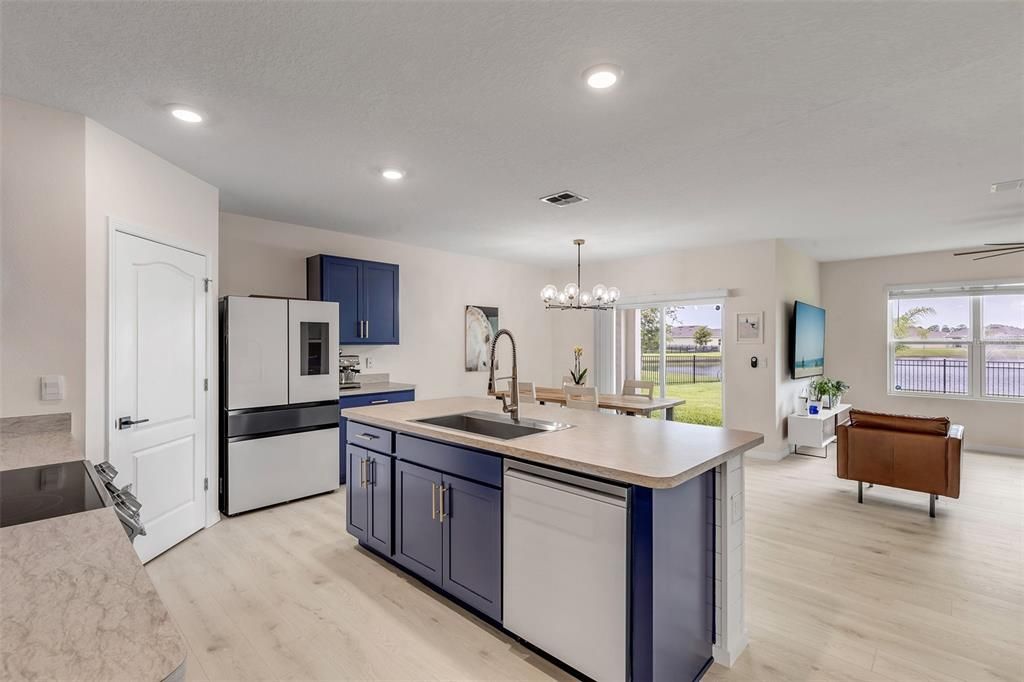 For Sale: $410,000 (4 beds, 2 baths, 1855 Square Feet)