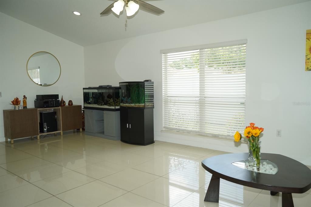For Sale: $489,900 (4 beds, 2 baths, 1953 Square Feet)