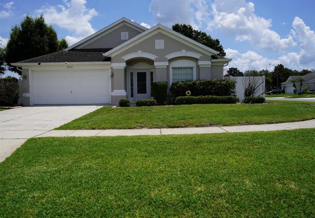 For Sale: $489,900 (4 beds, 2 baths, 1953 Square Feet)