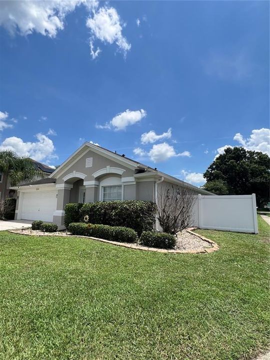For Sale: $489,900 (4 beds, 2 baths, 1953 Square Feet)