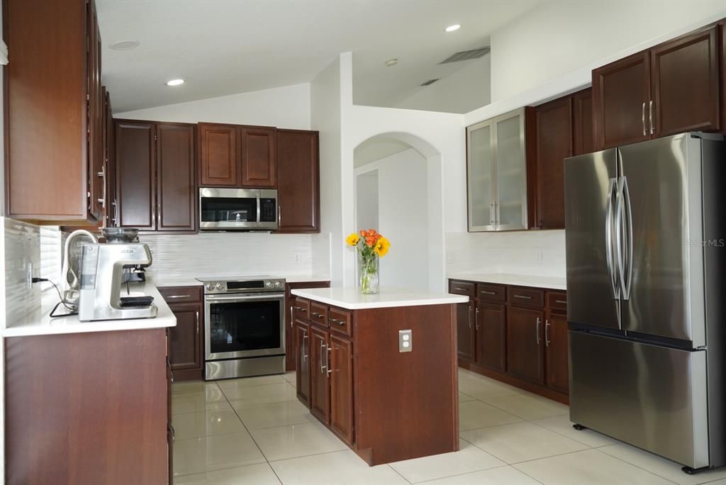 For Sale: $489,900 (4 beds, 2 baths, 1953 Square Feet)