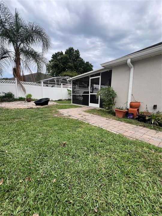 For Sale: $489,900 (4 beds, 2 baths, 1953 Square Feet)