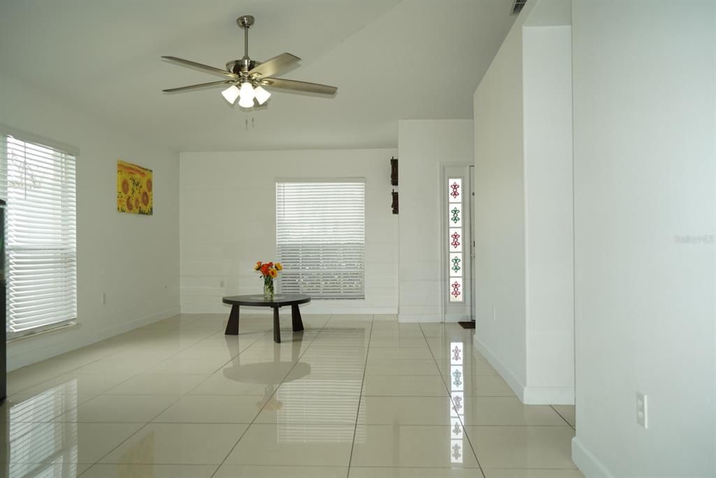 For Sale: $489,900 (4 beds, 2 baths, 1953 Square Feet)