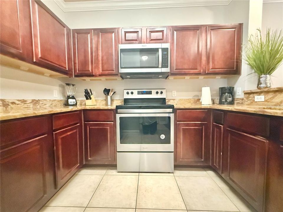 На продажу: $198,000 (2 спален, 2 ванн, 1134 Квадратных фут)