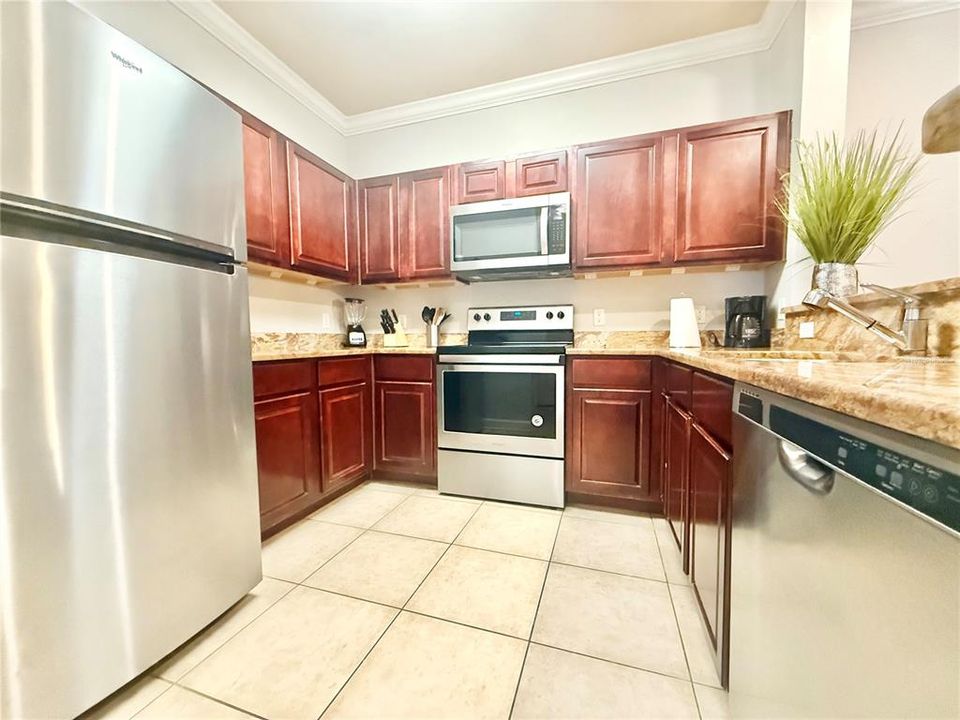 На продажу: $198,000 (2 спален, 2 ванн, 1134 Квадратных фут)
