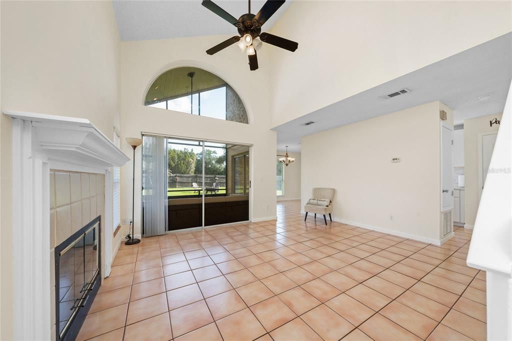 For Sale: $389,000 (3 beds, 2 baths, 1414 Square Feet)
