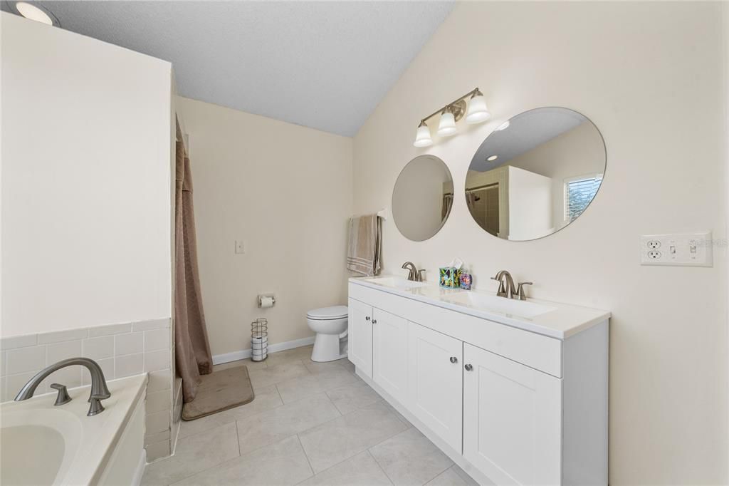 For Sale: $389,000 (3 beds, 2 baths, 1414 Square Feet)