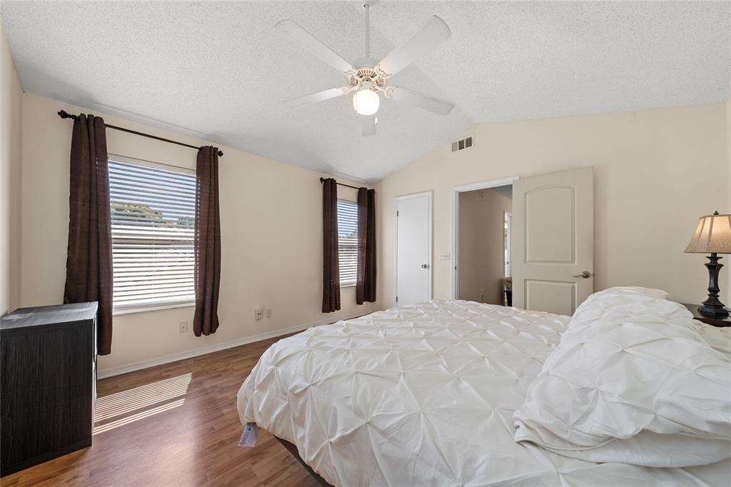 For Sale: $389,000 (3 beds, 2 baths, 1414 Square Feet)