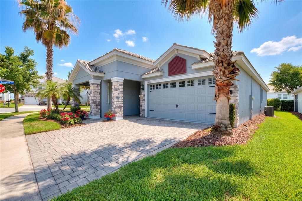 For Sale: $440,000 (4 beds, 3 baths, 2076 Square Feet)