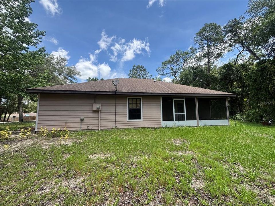 For Sale: $165,000 (4 beds, 2 baths, 1471 Square Feet)