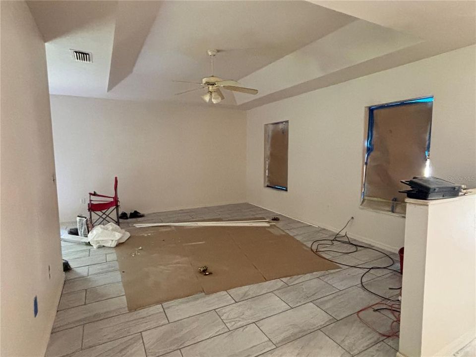 For Sale: $165,000 (4 beds, 2 baths, 1471 Square Feet)