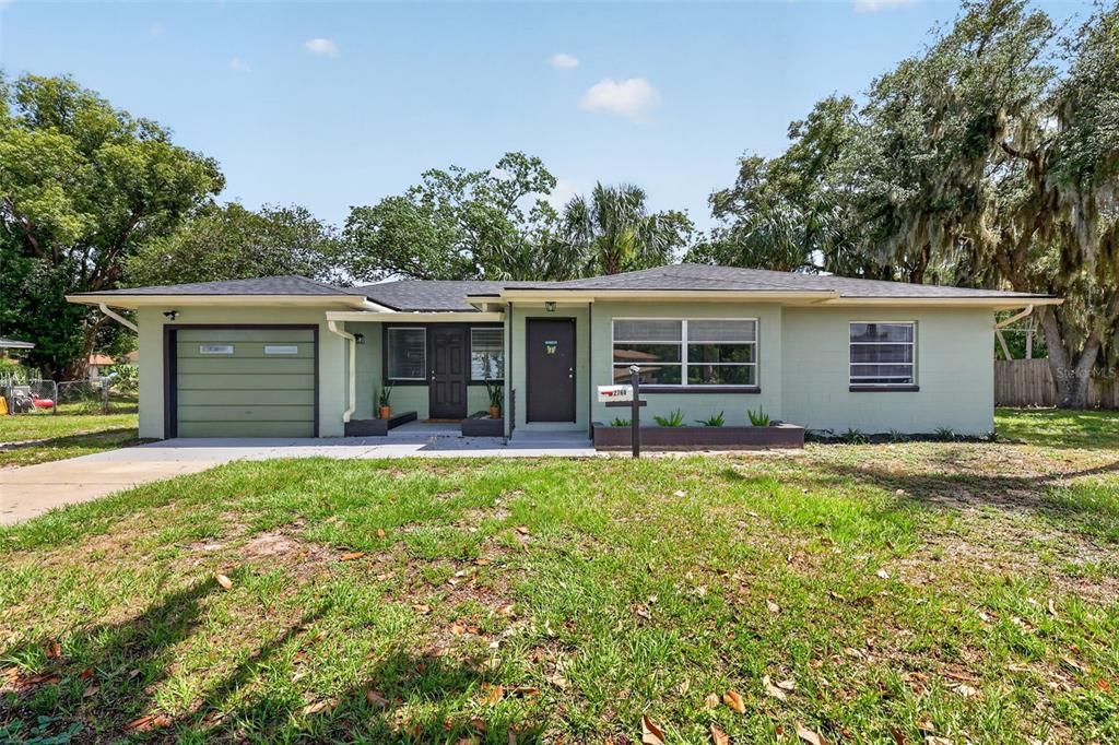 For Sale: $274,900 (2 beds, 2 baths, 1302 Square Feet)