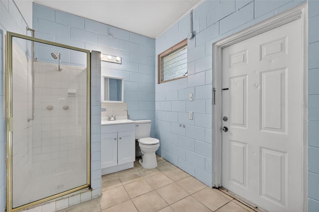 For Sale: $274,900 (2 beds, 2 baths, 1302 Square Feet)