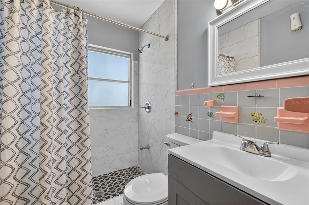 For Sale: $274,900 (2 beds, 2 baths, 1302 Square Feet)