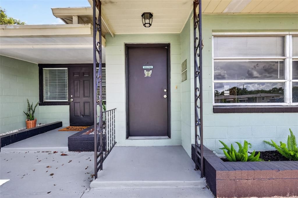 For Sale: $274,900 (2 beds, 2 baths, 1302 Square Feet)