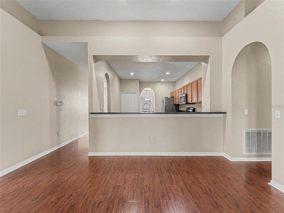 For Sale: $400,000 (3 beds, 2 baths, 2038 Square Feet)