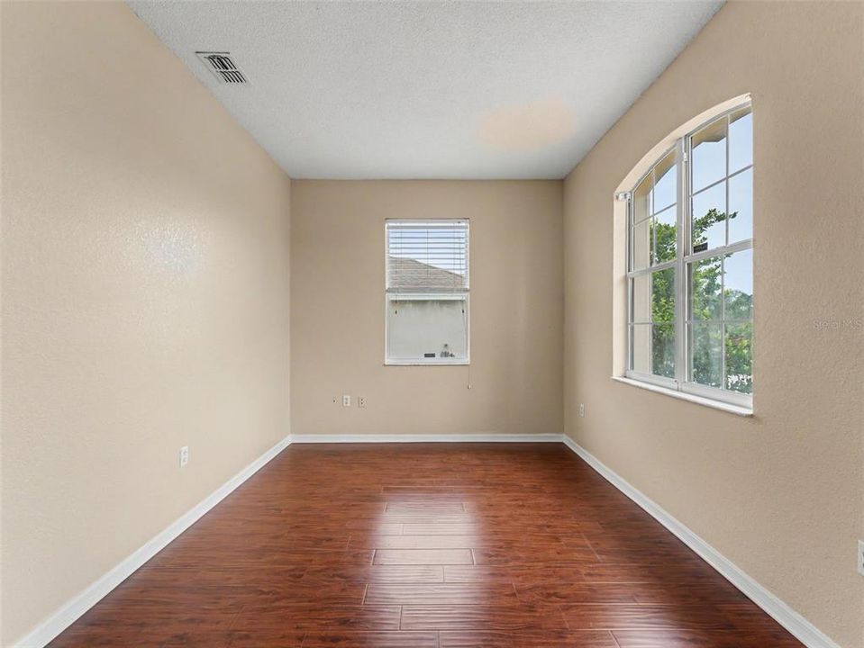 For Sale: $400,000 (3 beds, 2 baths, 2038 Square Feet)