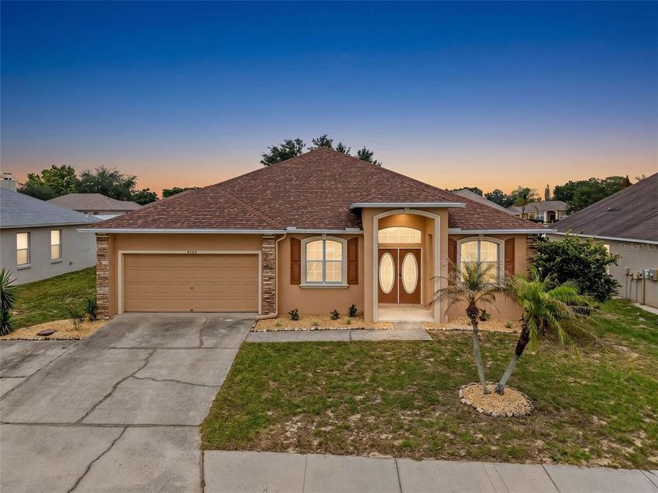 For Sale: $400,000 (3 beds, 2 baths, 2038 Square Feet)