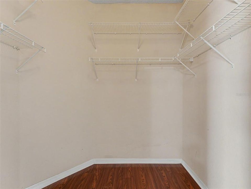 For Sale: $400,000 (3 beds, 2 baths, 2038 Square Feet)