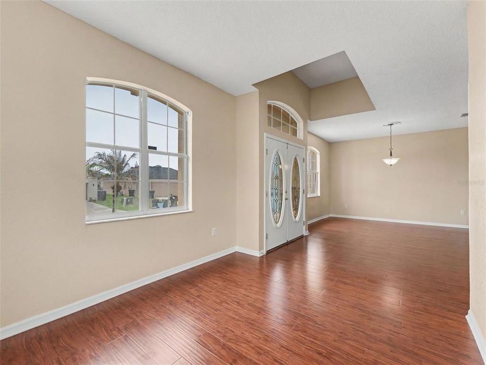 For Sale: $400,000 (3 beds, 2 baths, 2038 Square Feet)