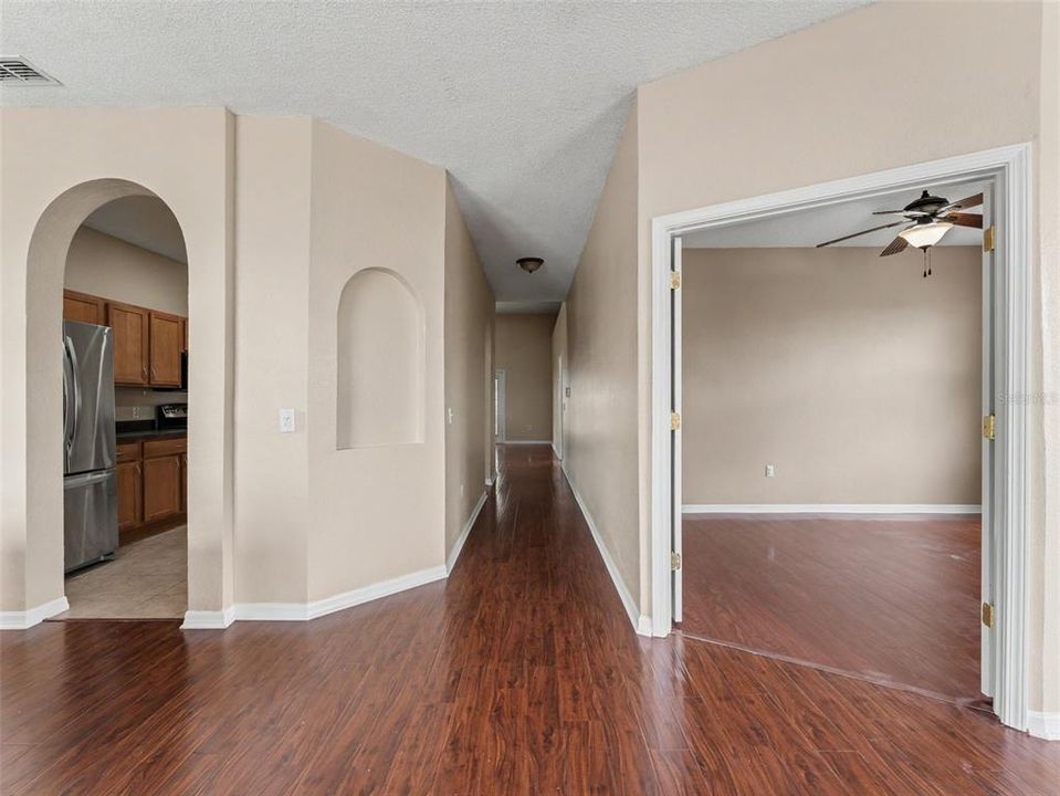 For Sale: $400,000 (3 beds, 2 baths, 2038 Square Feet)