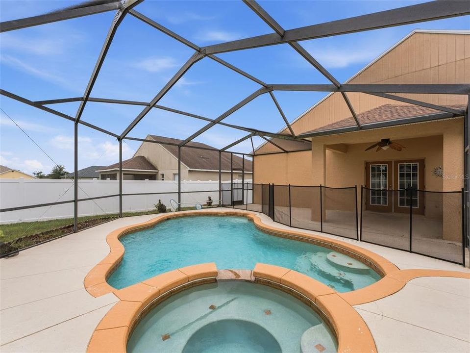 For Sale: $400,000 (3 beds, 2 baths, 2038 Square Feet)