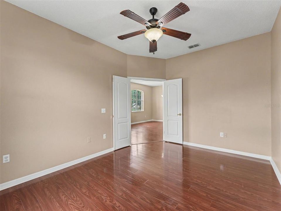 For Sale: $400,000 (3 beds, 2 baths, 2038 Square Feet)