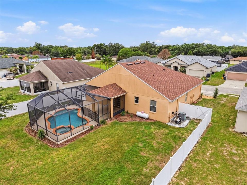 For Sale: $400,000 (3 beds, 2 baths, 2038 Square Feet)