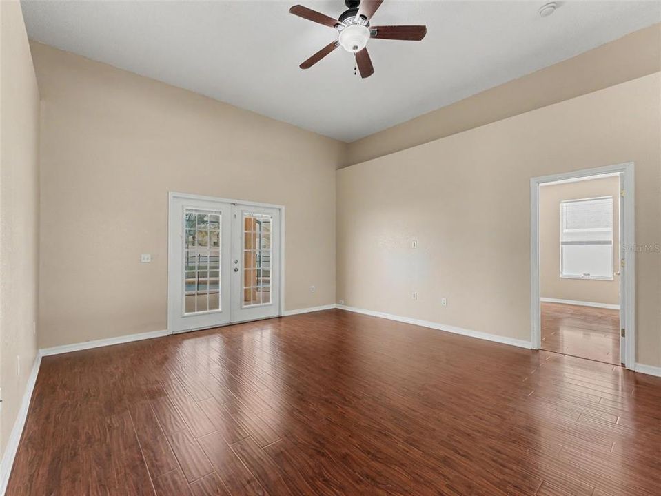 For Sale: $400,000 (3 beds, 2 baths, 2038 Square Feet)