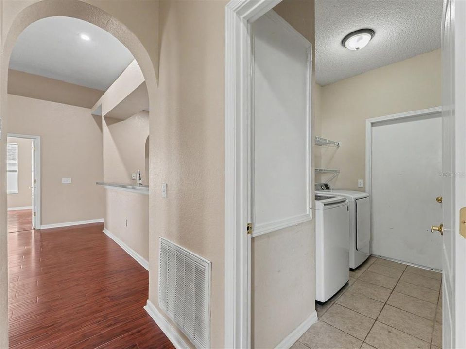 For Sale: $400,000 (3 beds, 2 baths, 2038 Square Feet)
