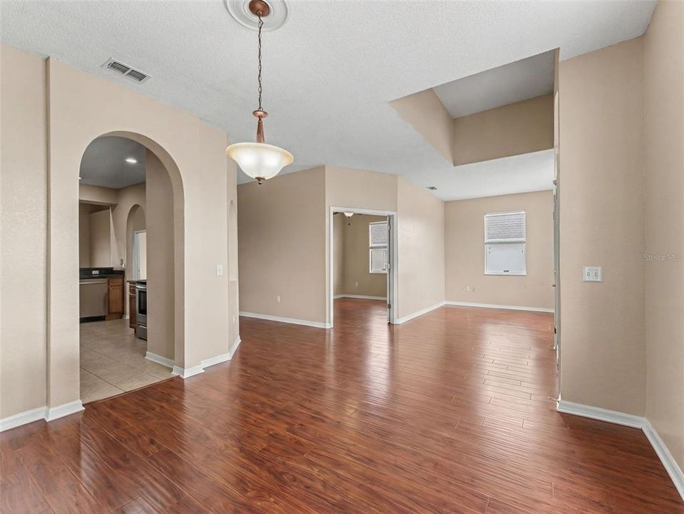 For Sale: $400,000 (3 beds, 2 baths, 2038 Square Feet)
