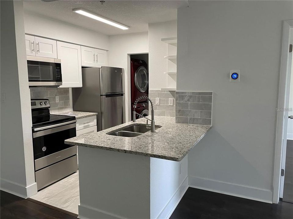 For Rent: $1,380 (1 beds, 1 baths, 552 Square Feet)