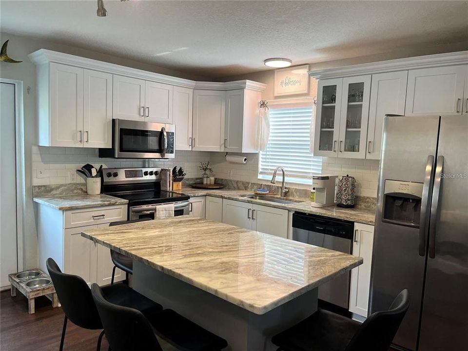 For Rent: $3,200 (3 beds, 2 baths, 1235 Square Feet)