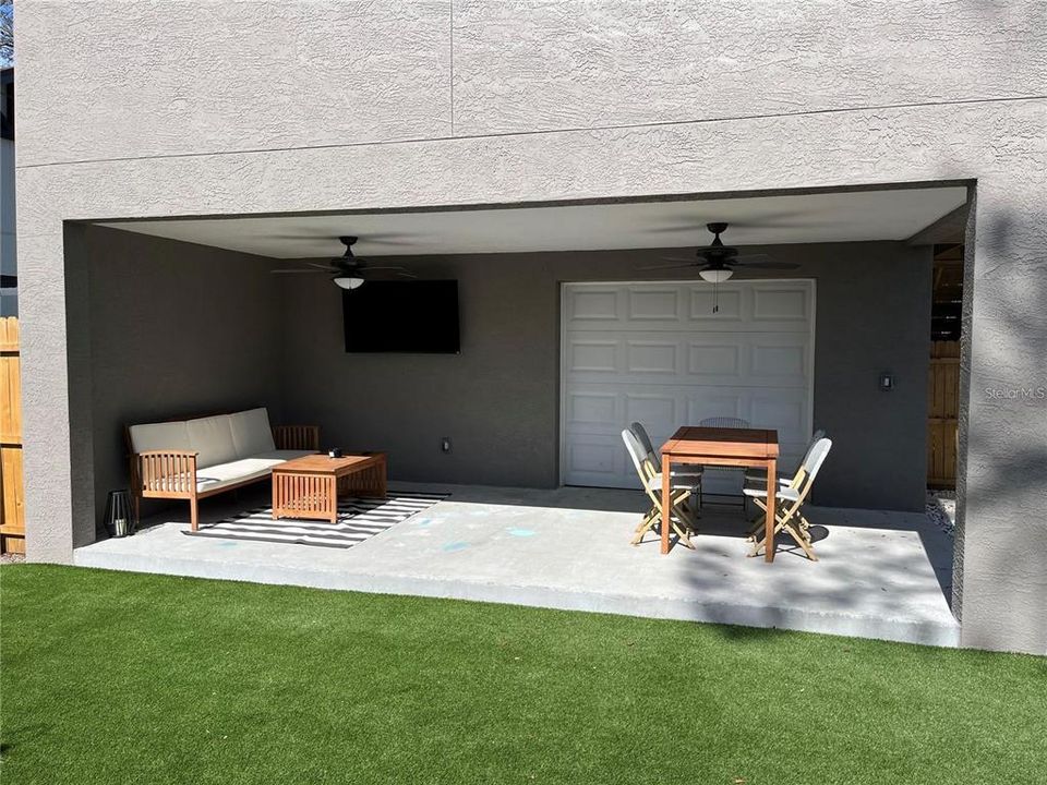 For Rent: $3,200 (3 beds, 2 baths, 1235 Square Feet)