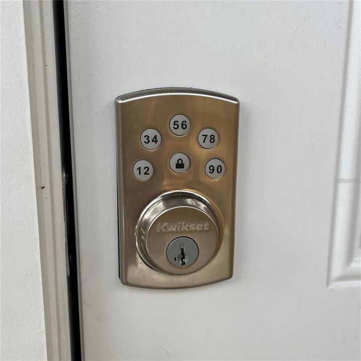 For Rent: $3,200 (3 beds, 2 baths, 1235 Square Feet)