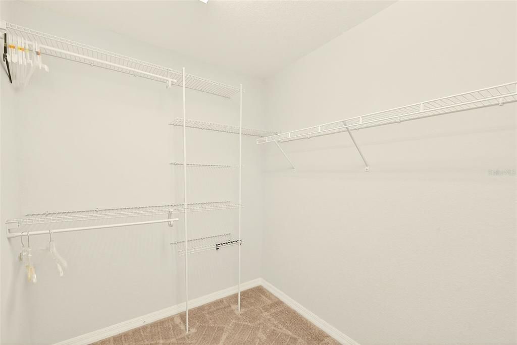 For Sale: $349,900 (3 beds, 2 baths, 1758 Square Feet)