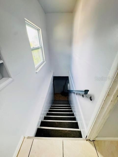 For Rent: $1,195 (2 beds, 1 baths, 800 Square Feet)