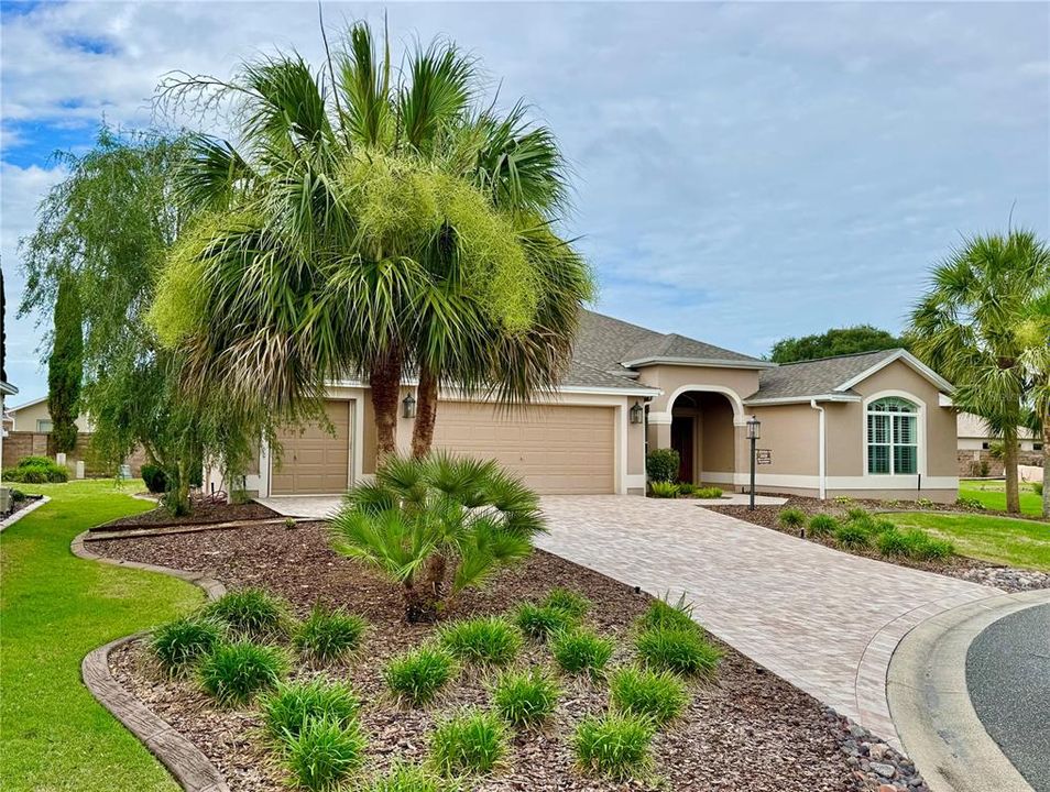 Active With Contract: $589,900 (3 beds, 2 baths, 2030 Square Feet)