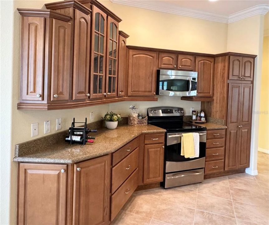 Active With Contract: $589,900 (3 beds, 2 baths, 2030 Square Feet)
