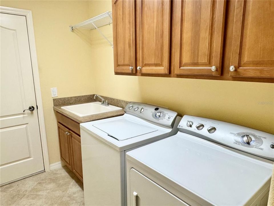 Active With Contract: $589,900 (3 beds, 2 baths, 2030 Square Feet)
