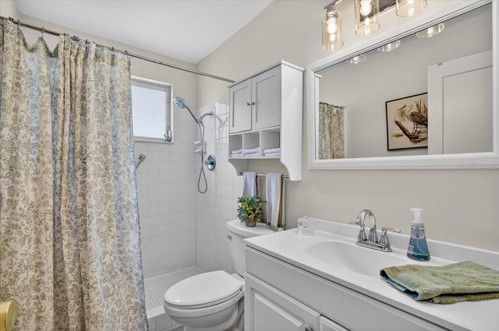 For Sale: $245,000 (2 beds, 2 baths, 1120 Square Feet)