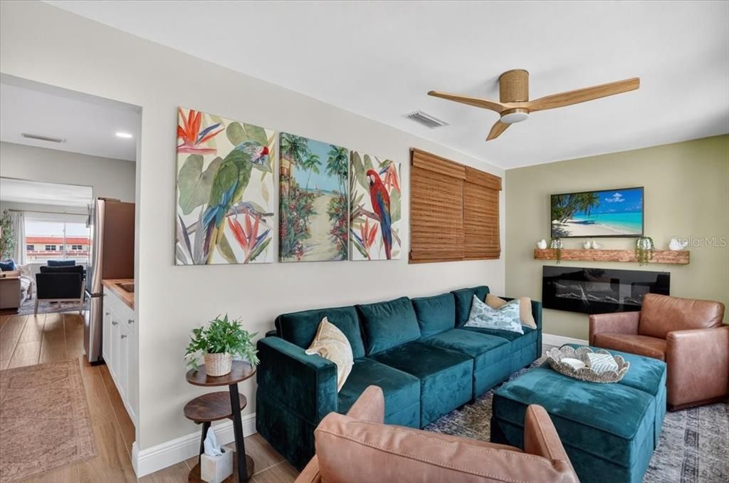 For Sale: $245,000 (2 beds, 2 baths, 1120 Square Feet)