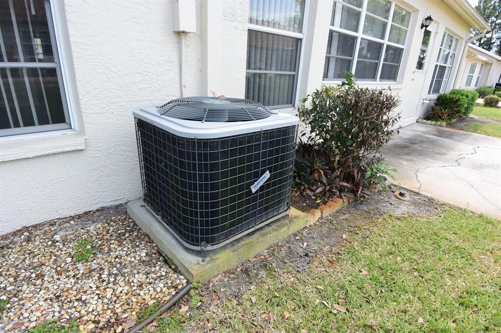 For Sale: $166,000 (2 beds, 2 baths, 1309 Square Feet)