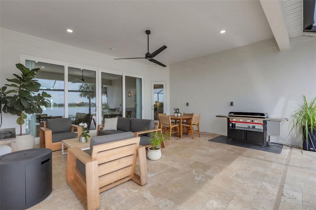 Activo con contrato: $1,599,000 (3 camas, 3 baños, 2675 Pies cuadrados)